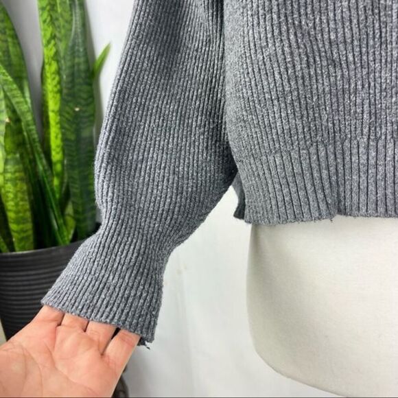 ZARA Womens Small Viscose Knit Crop Gray Sweater Zip In Back - Picture 11 of 12